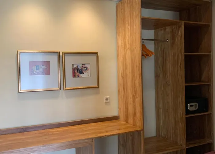 Hotel Maha Lakshmi Private & Retreat